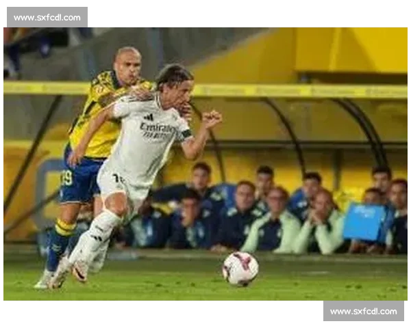 莫伦特斯怒批维尼修斯：皇马容不下无礼的天赋